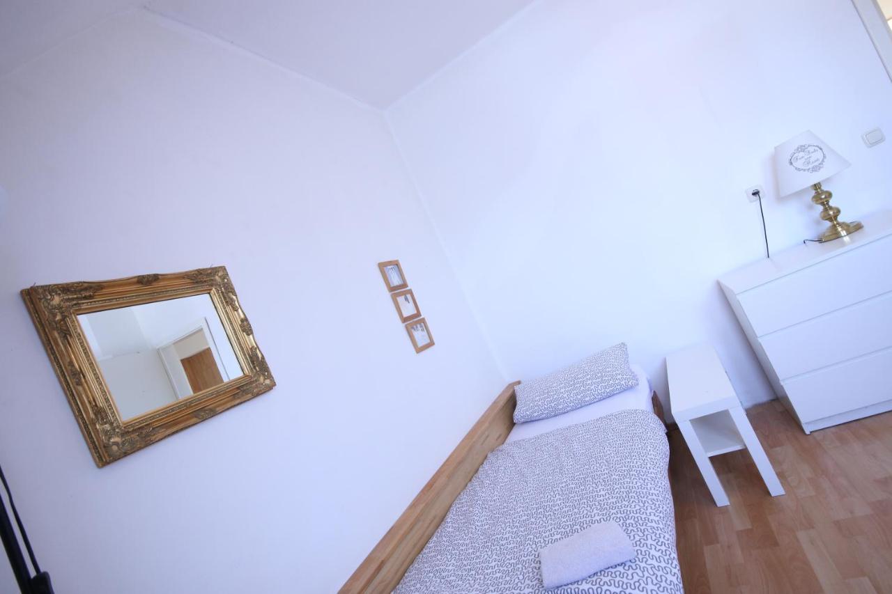 Moderne Studio Apartments Und 4 Zimmer Wohnungen In Oberhausen, Ideal Fuer Geschaeftsreisende Und Monteure 外观 照片
