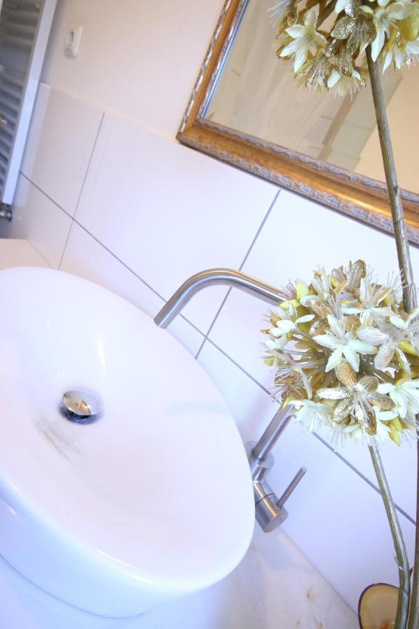 Moderne Studio Apartments Und 4 Zimmer Wohnungen In Oberhausen, Ideal Fuer Geschaeftsreisende Und Monteure 外观 照片